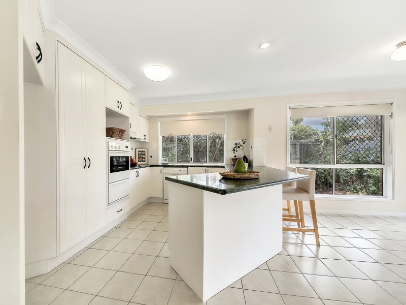6 PINELANDS CIRCUIT, Redland Bay QLD 4165