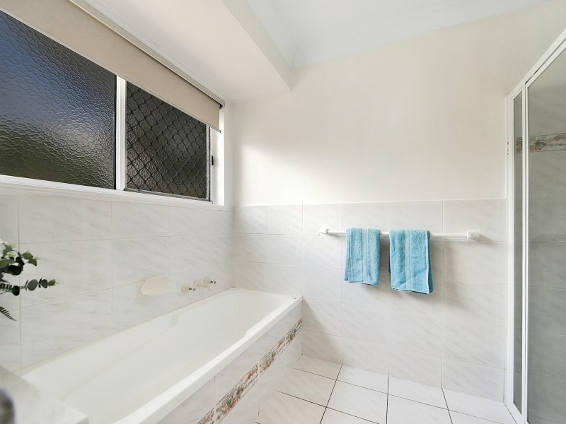 6 PINELANDS CIRCUIT, Redland Bay QLD 4165