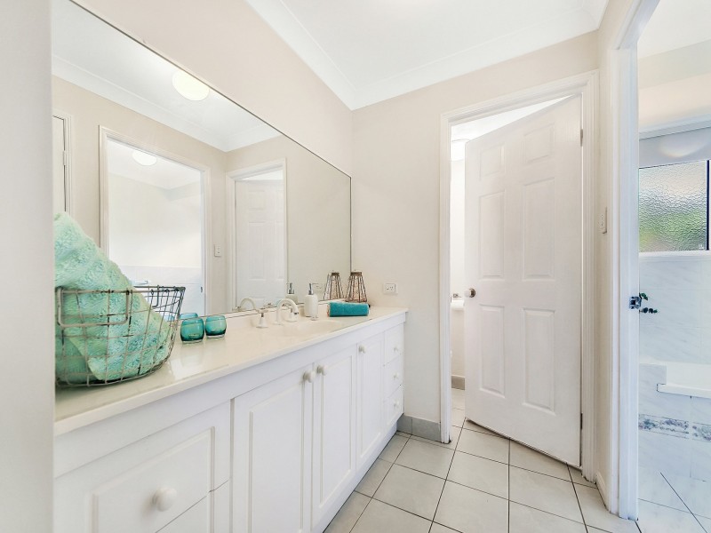 6 PINELANDS CIRCUIT, Redland Bay QLD 4165