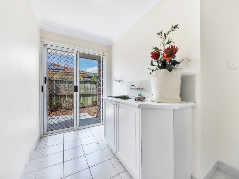 6 PINELANDS CIRCUIT, Redland Bay QLD 4165