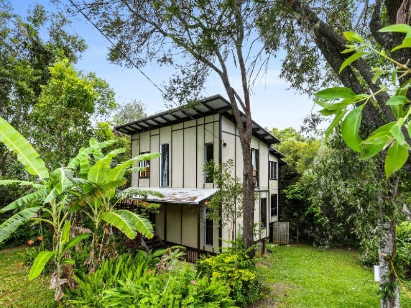 2 Camena Street, Macleay Island QLD 4184