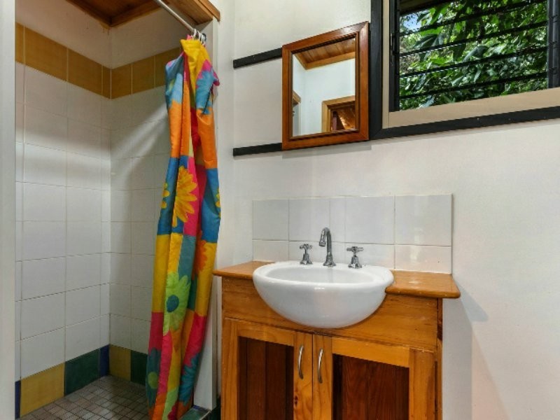 2 Camena Street, Macleay Island QLD 4184