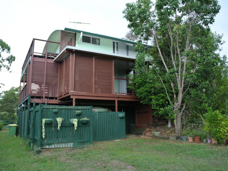 27 Oomool Street, Macleay Island QLD 4184