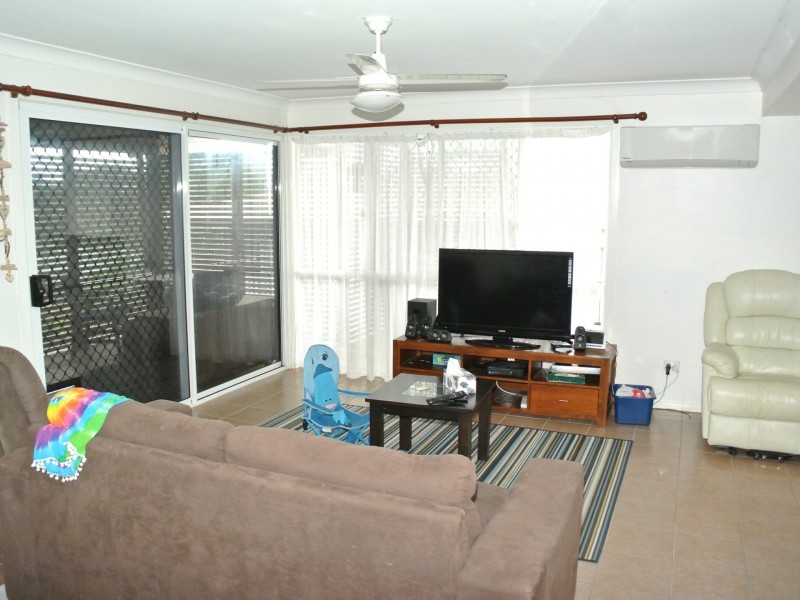 27 Oomool Street, Macleay Island QLD 4184