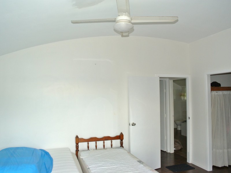 27 Oomool Street, Macleay Island QLD 4184