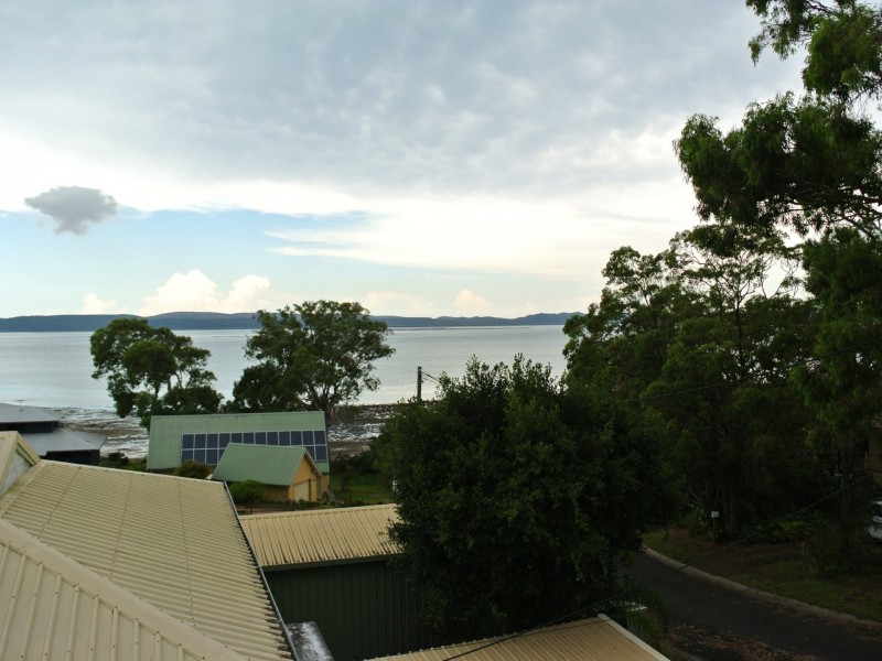 27 Oomool Street, Macleay Island QLD 4184
