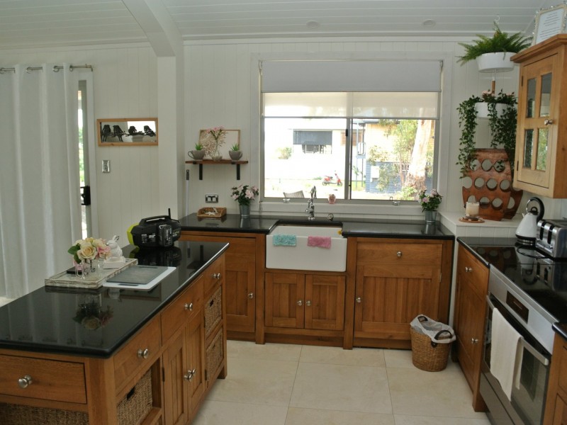 26 Tukkeri Street, Macleay Island QLD 4184