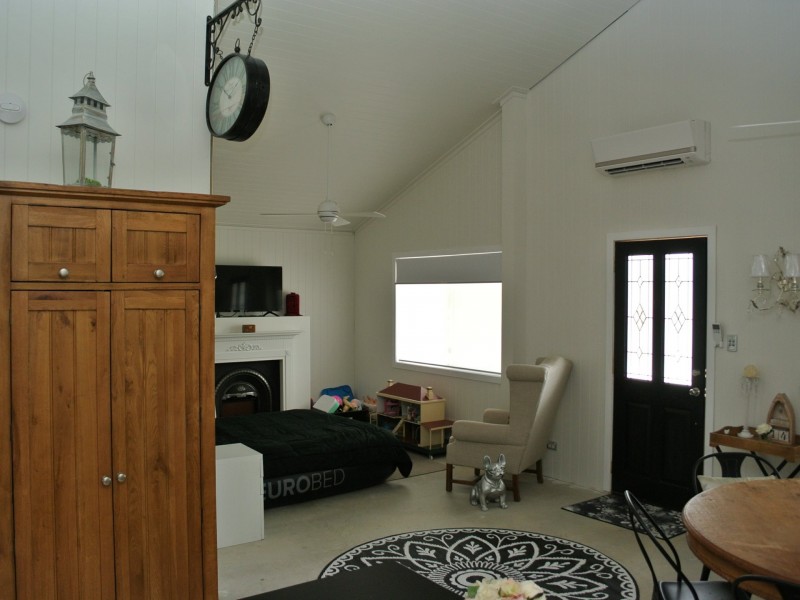 26 Tukkeri Street, Macleay Island QLD 4184