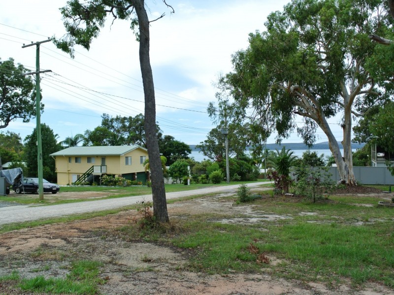 26 Tukkeri Street, Macleay Island QLD 4184