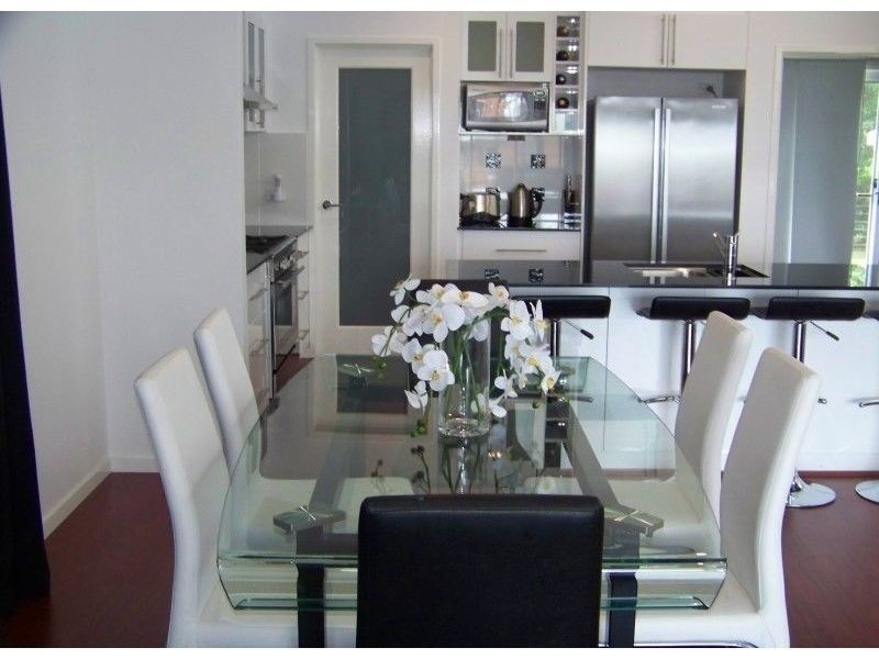 15 Kim Cres, Macleay Island QLD 4184