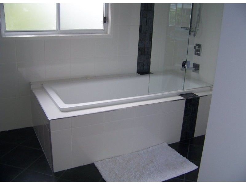 15 Kim Cres, Macleay Island QLD 4184