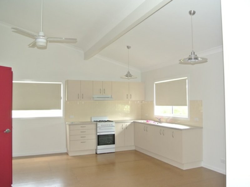 18 Kalara Street, Macleay Island QLD 4184