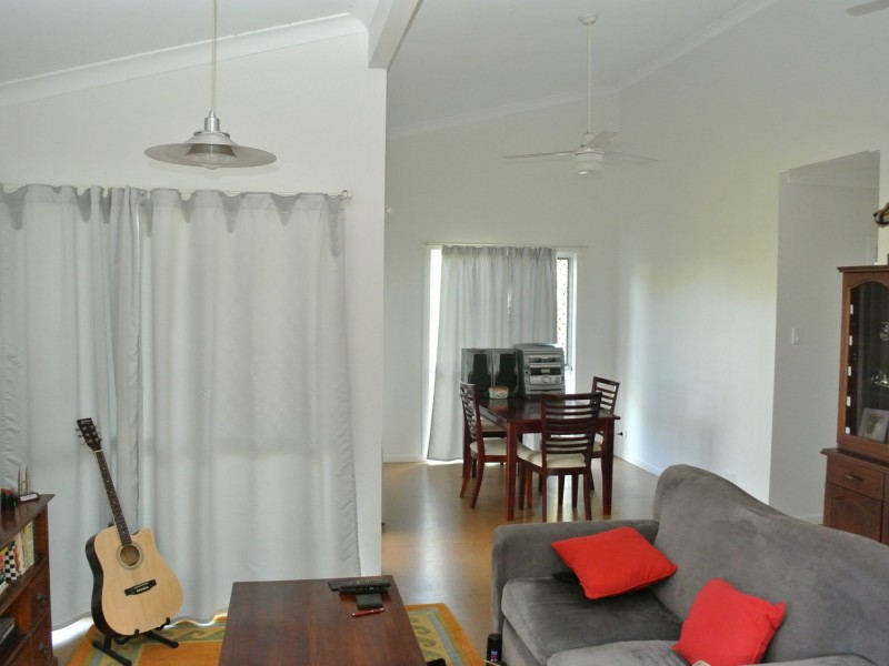 18 Kalara Street, Macleay Island QLD 4184