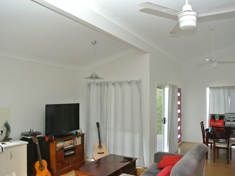 18 Kalara Street, Macleay Island QLD 4184
