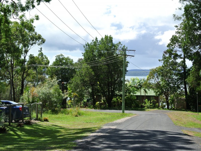 27 Cabriolet Crescent, Macleay Island QLD 4184