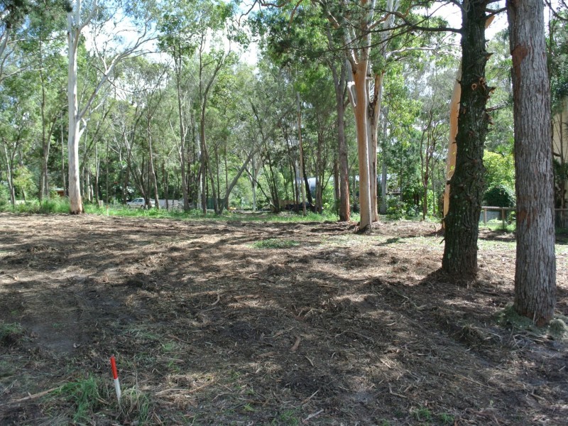 27 Cabriolet Crescent, Macleay Island QLD 4184