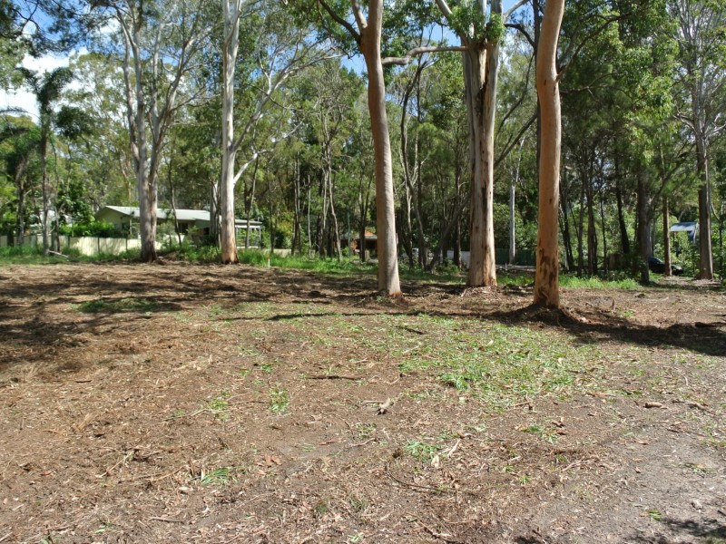 27 Cabriolet Crescent, Macleay Island QLD 4184