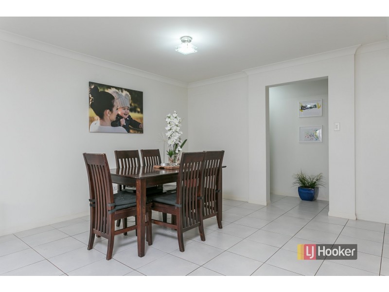 11 Pitman Place, Redland Bay QLD 4165