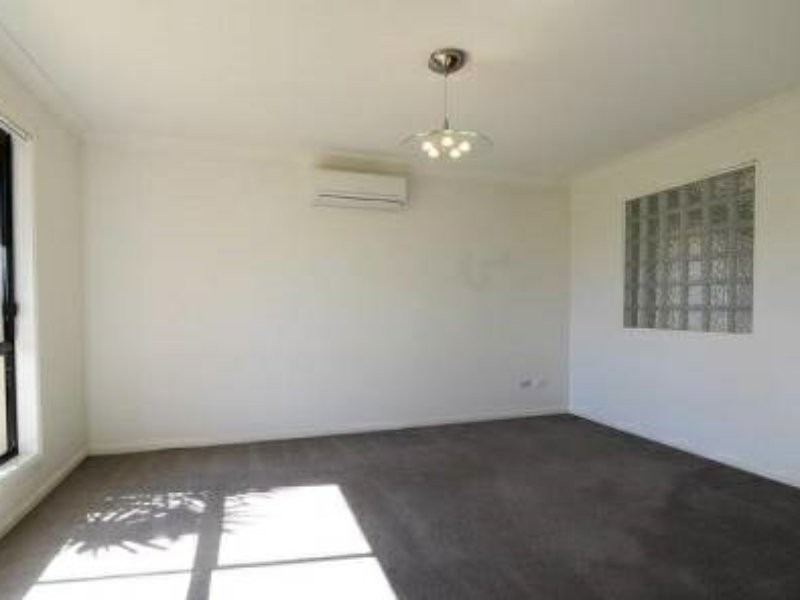 11 Pitman Place, Redland Bay QLD 4165