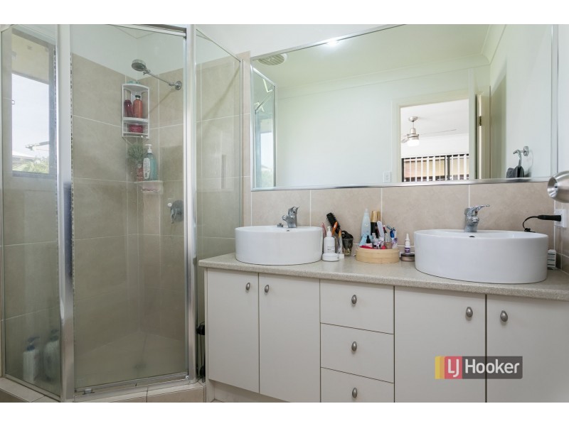 11 Pitman Place, Redland Bay QLD 4165