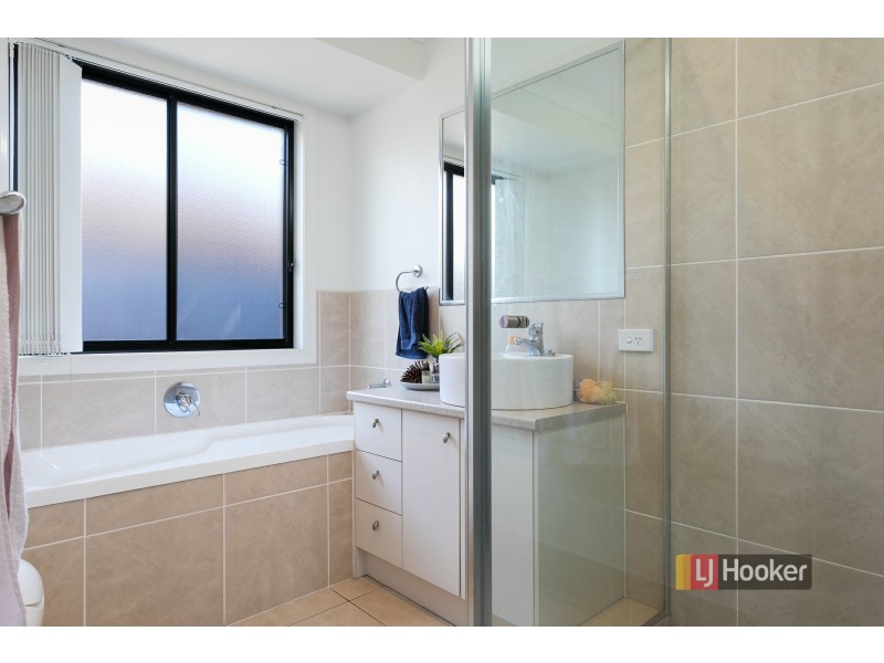 11 Pitman Place, Redland Bay QLD 4165