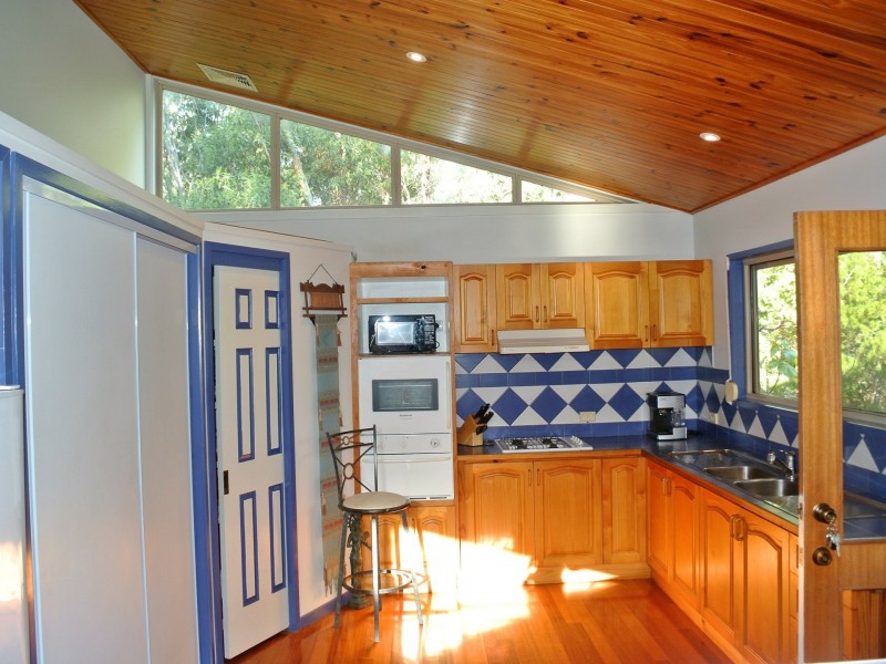 8 Kalara Street, Macleay Island QLD 4184