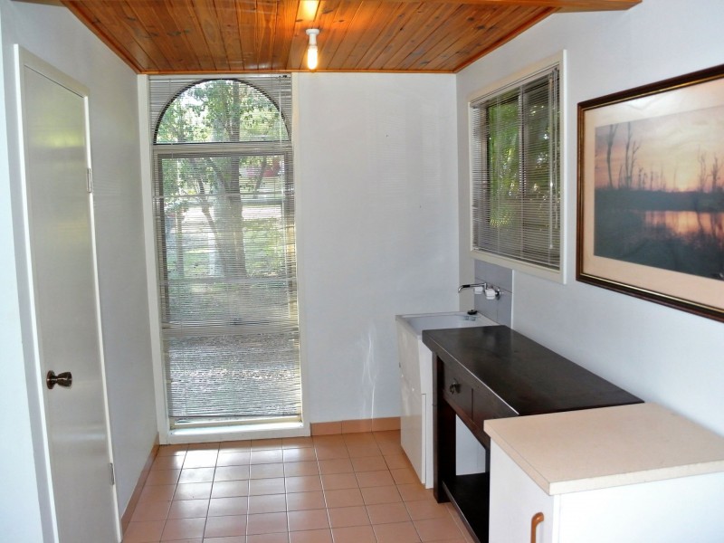 8 Kalara Street, Macleay Island QLD 4184