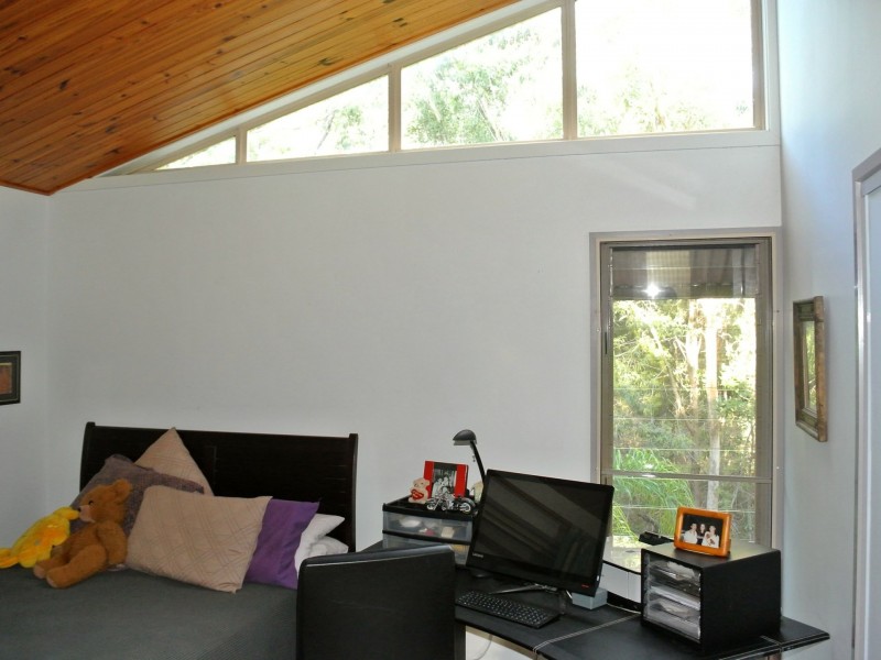 8 Kalara Street, Macleay Island QLD 4184