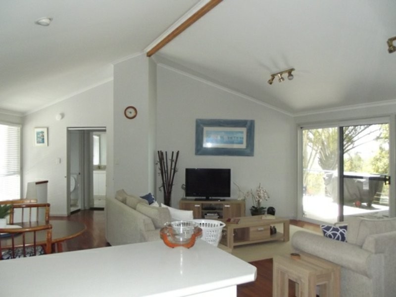 52 Attunga Street, Macleay Island QLD 4184