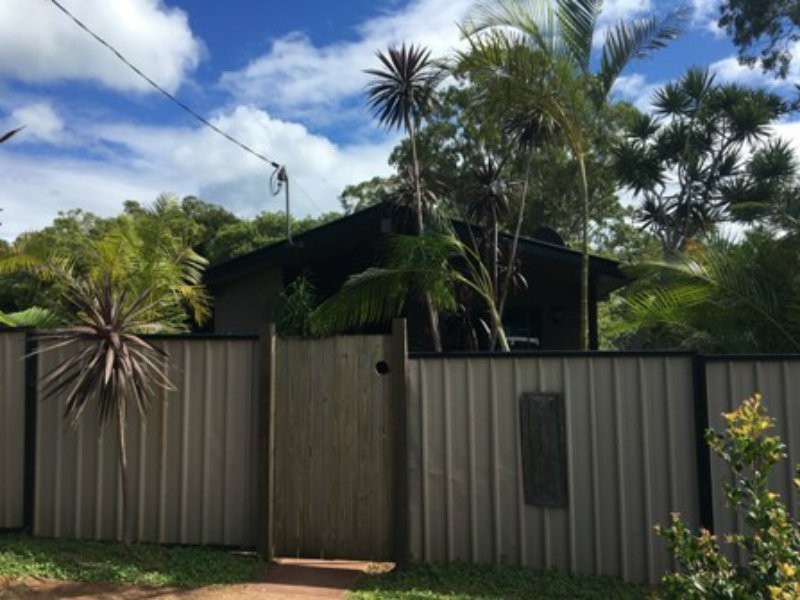 136 Lucas drive, Lamb Island QLD 4184