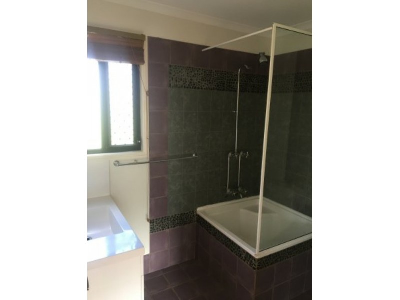 136 Lucas drive, Lamb Island QLD 4184