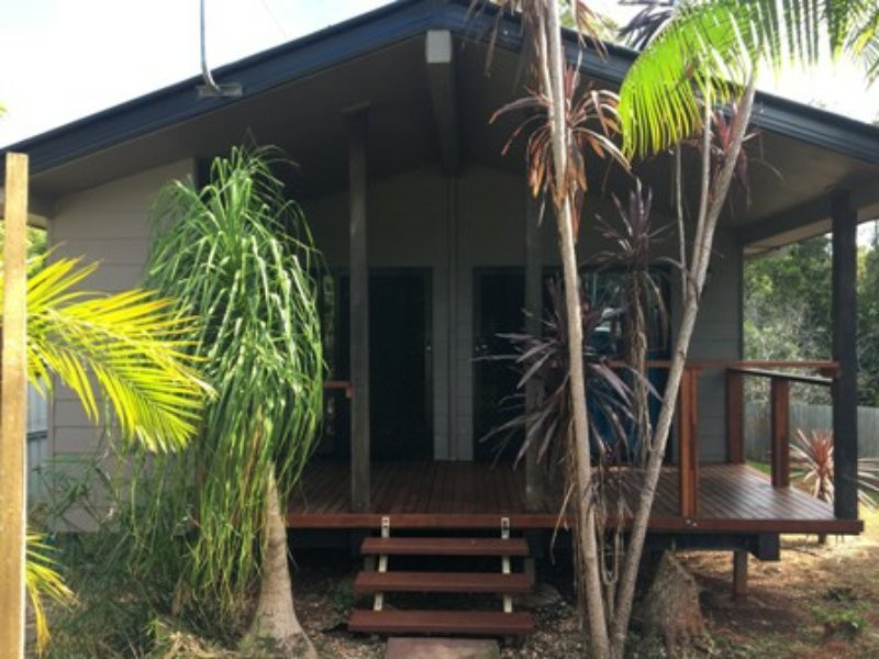 136 Lucas drive, Lamb Island QLD 4184