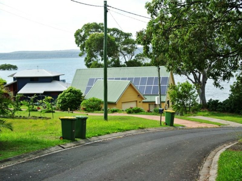 34 Oomool Street, Macleay Island QLD 4184