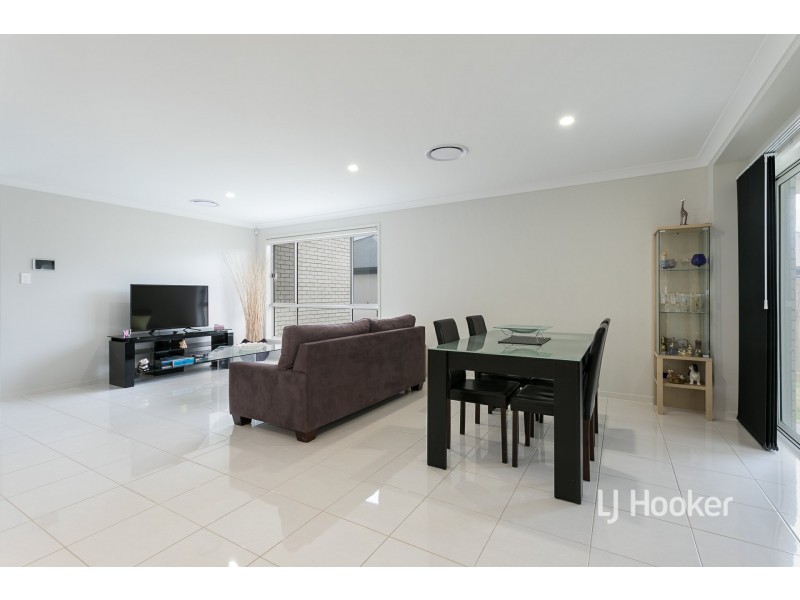 4 Valleygreen Close, Redland Bay QLD 4165