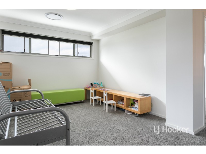 4 Valleygreen Close, Redland Bay QLD 4165