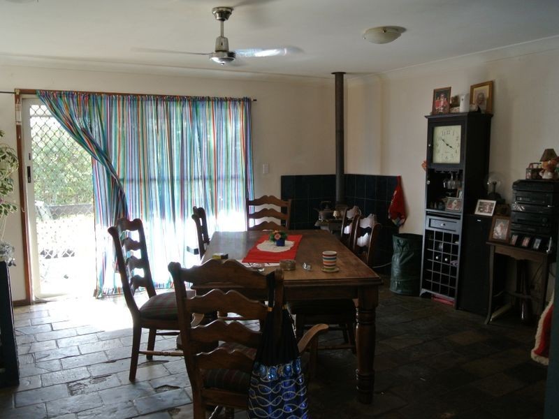 58-60 High central road, Macleay Island QLD 4184