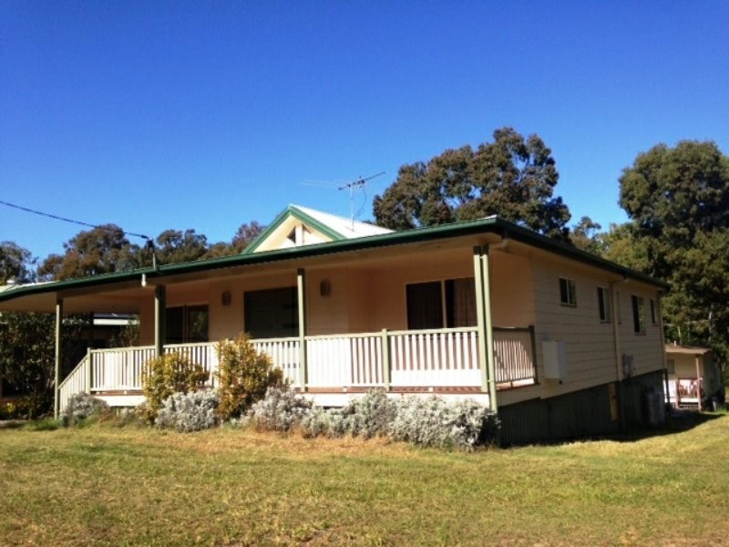 2 Cathy Street, Macleay Island QLD 4184