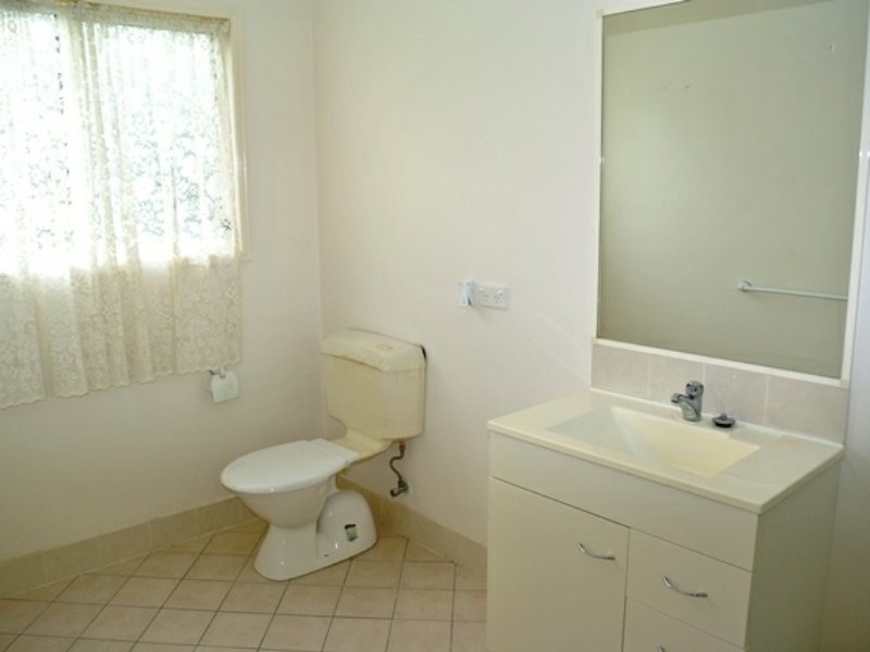 2 Cathy Street, Macleay Island QLD 4184