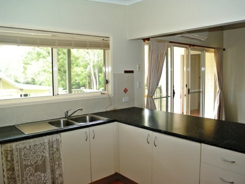2 Cathy Street, Macleay Island QLD 4184