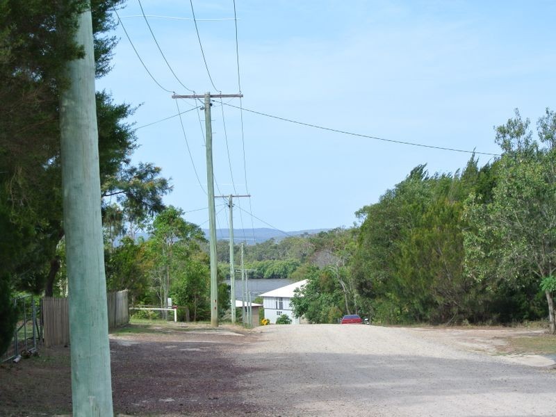 16 George Street, Macleay Island QLD 4184