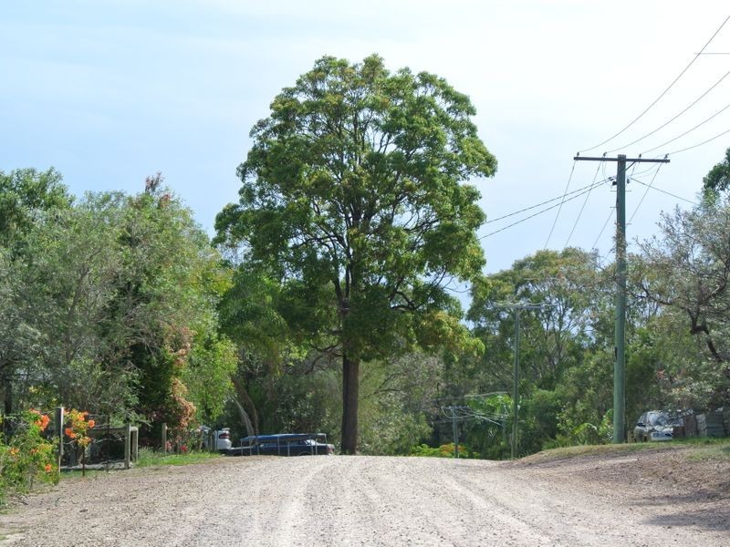 16 George Street, Macleay Island QLD 4184
