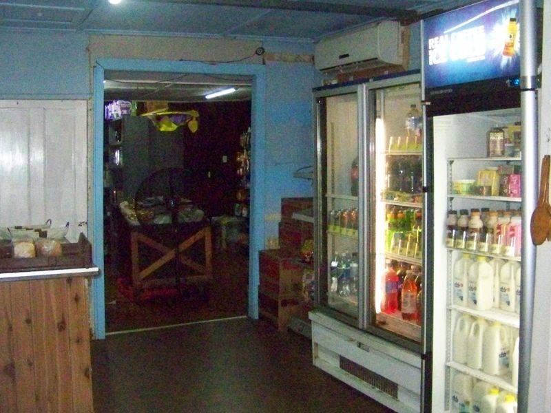 6-8 LUCAS DR, Lamb Island QLD 4184