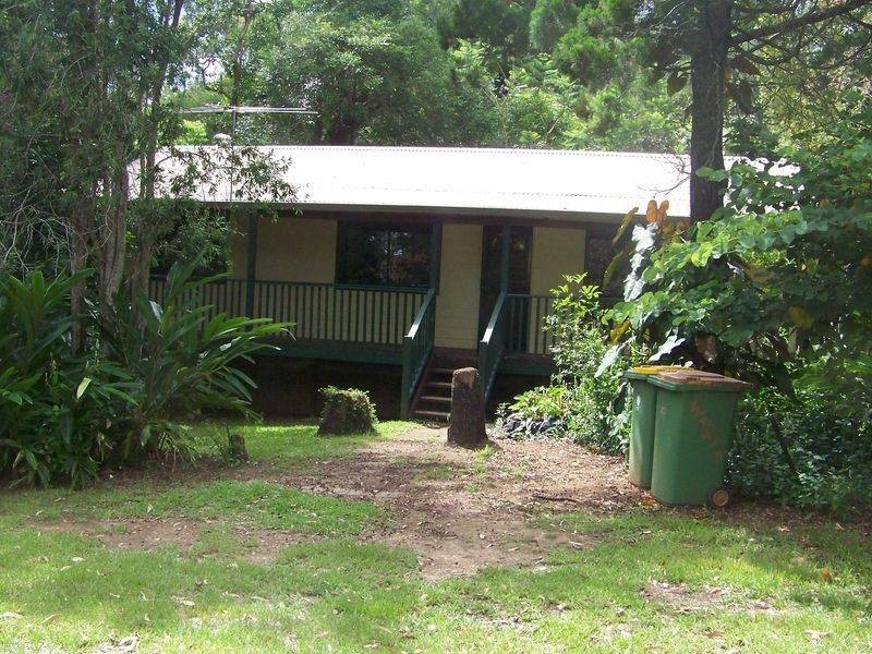 11 WYENA AV, Lamb Island QLD 4184