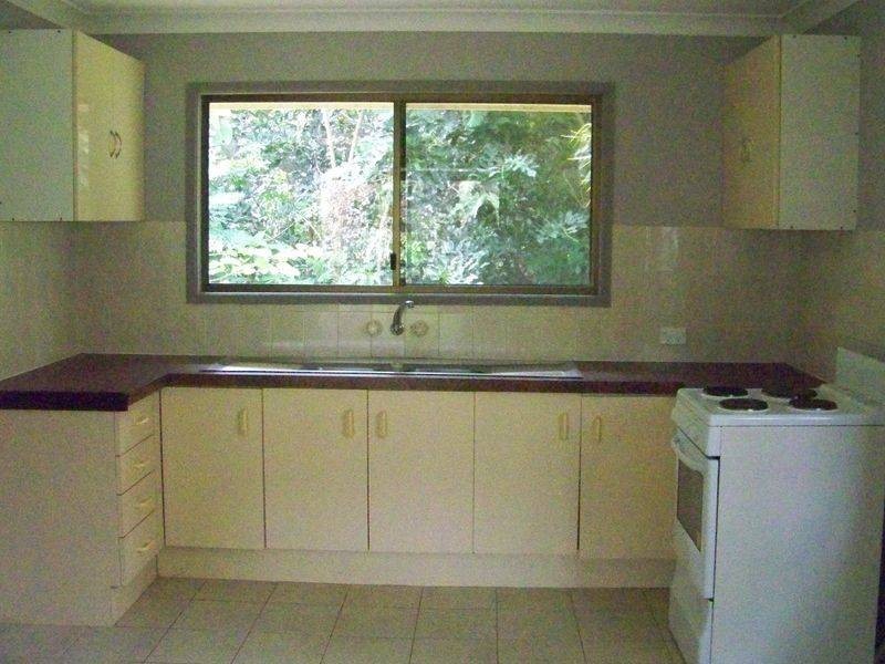 11 WYENA AV, Lamb Island QLD 4184