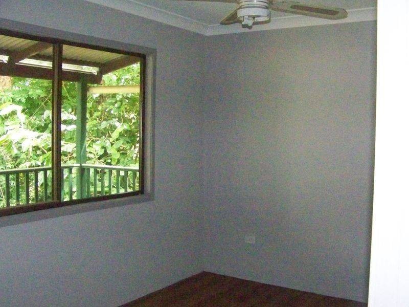 11 WYENA AV, Lamb Island QLD 4184