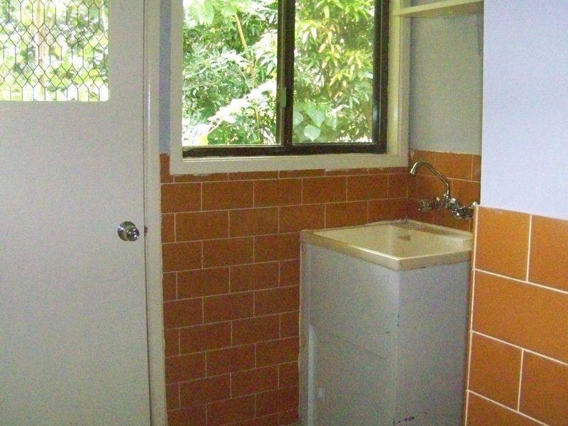 11 WYENA AV, Lamb Island QLD 4184