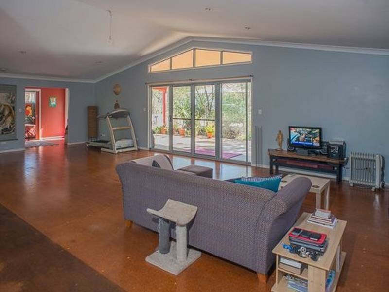 10 Udara Street, Macleay Island QLD 4184