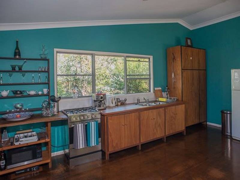 10 Udara Street, Macleay Island QLD 4184