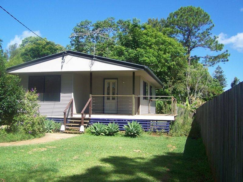 53 LUCAS DR, Lamb Island QLD 4184