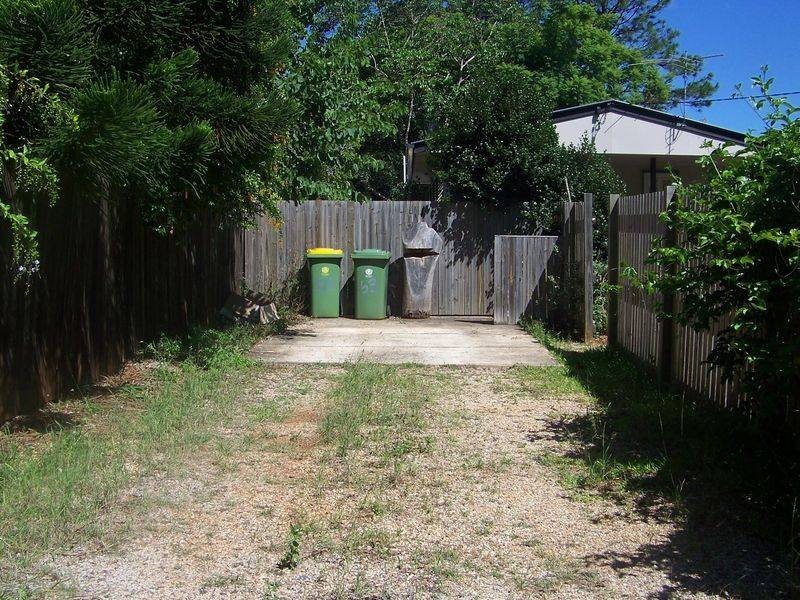 53 LUCAS DR, Lamb Island QLD 4184